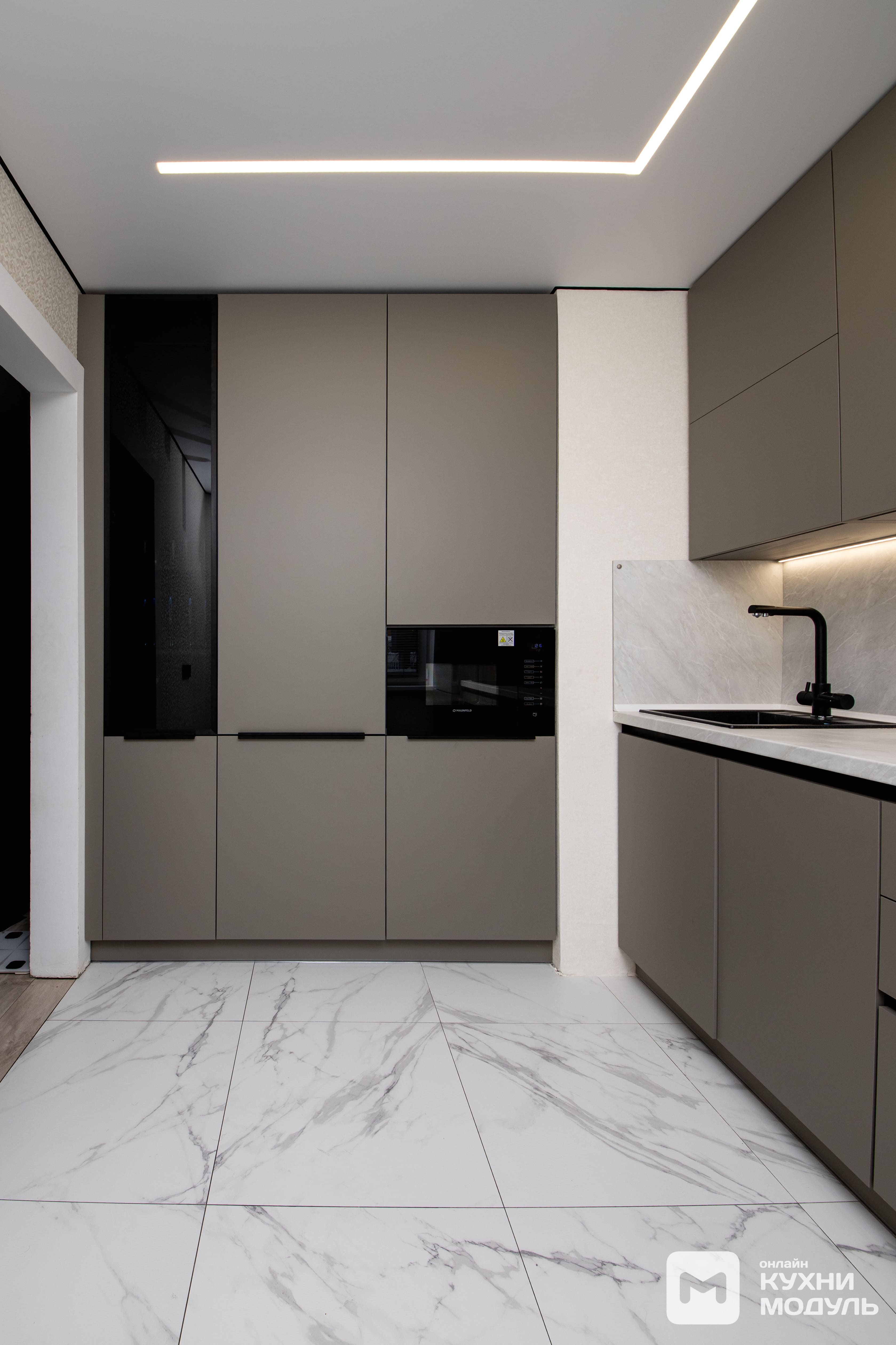 Угловая современная модульная кухня серо-коричневого цвета от Модуль онлайн